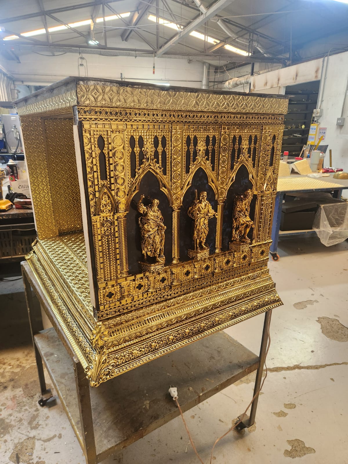 Tabernacle — complete front with saints